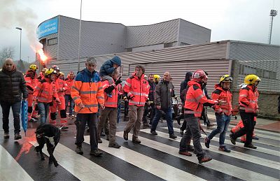 2017-12-29 ProtestaBombeirosComarcaisPontevedra02.jpeg